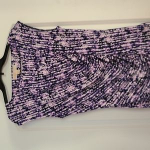 Michael Kors Work Top w/keyhole cutout in the back. Size Medium.